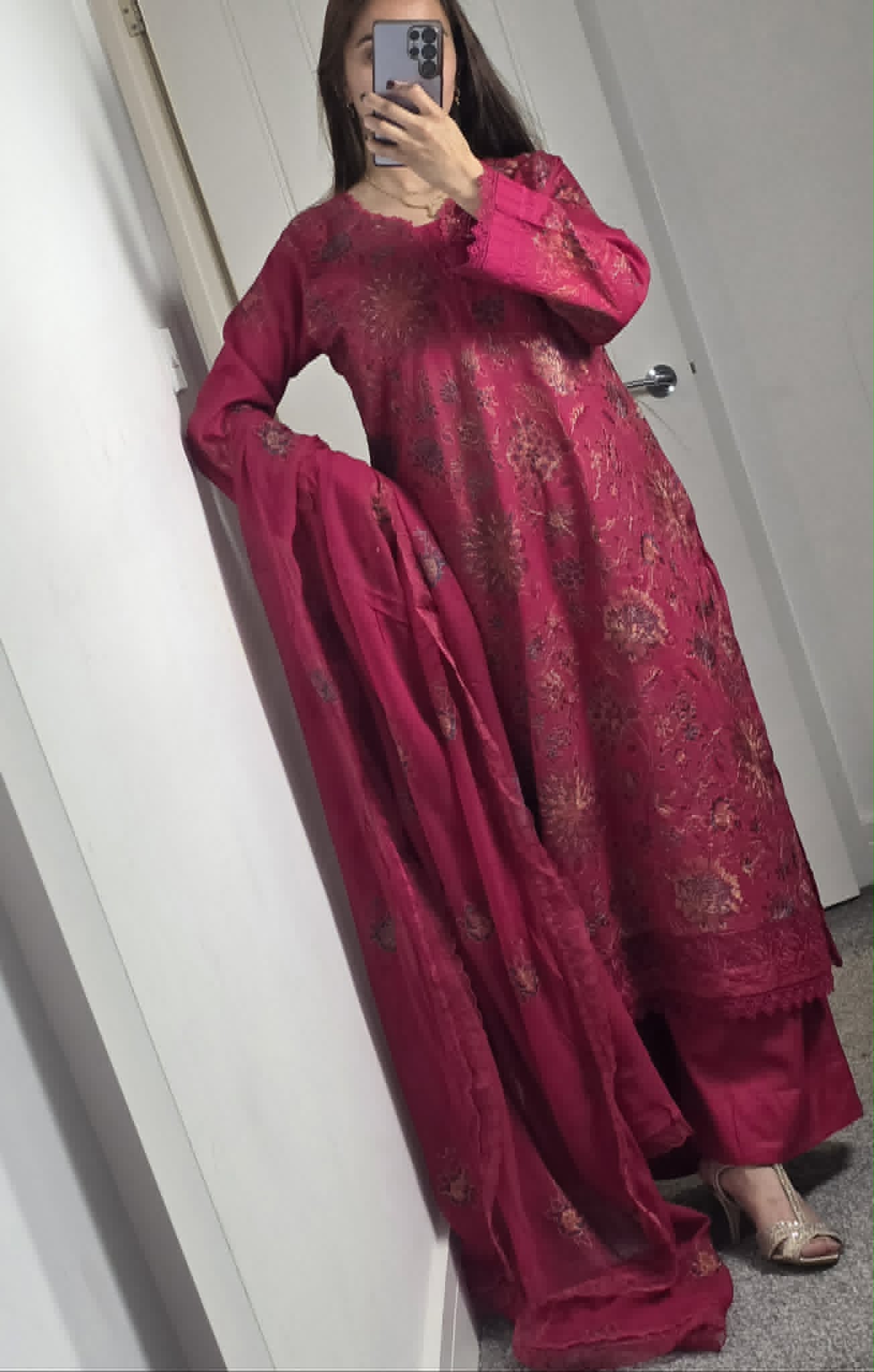 Uznau Embroidered Lawn Three Piece Suit UZ-LWN-RD07