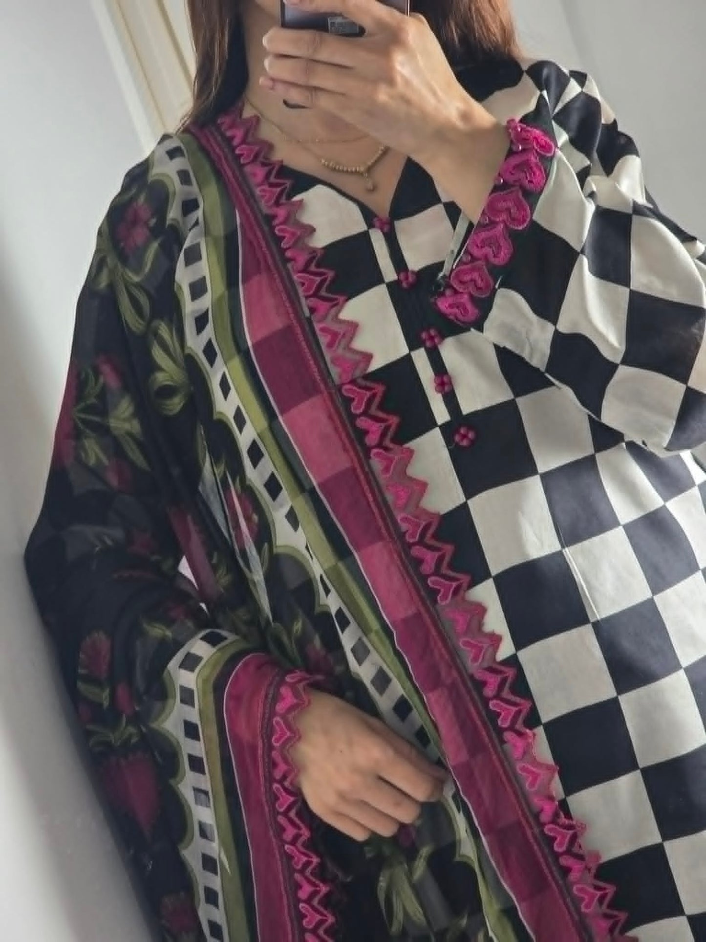 Uznau Embroidered Lawn Three Piece Suit UZ-LWN-BLK028
