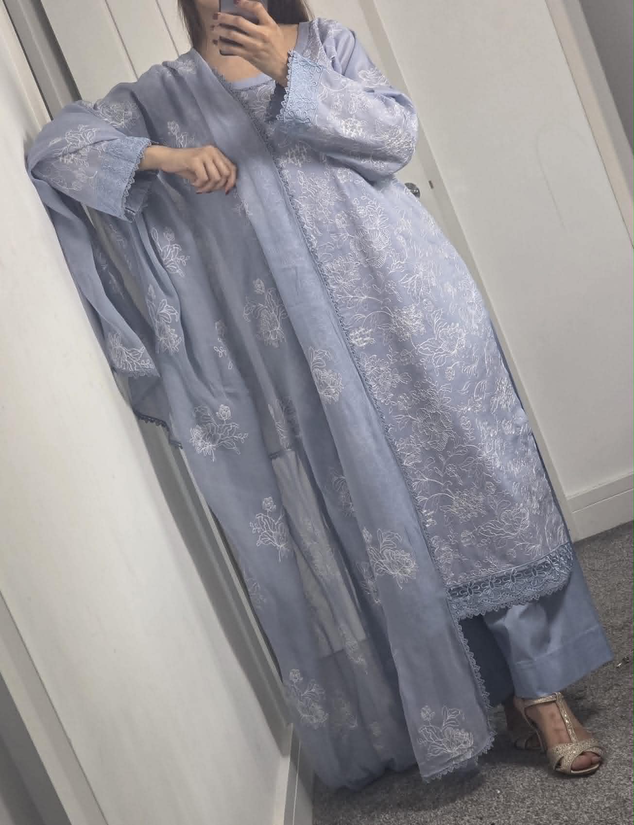 Uznau Embroidered Lawn Three Piece Suit UZ-LWN-BLU023