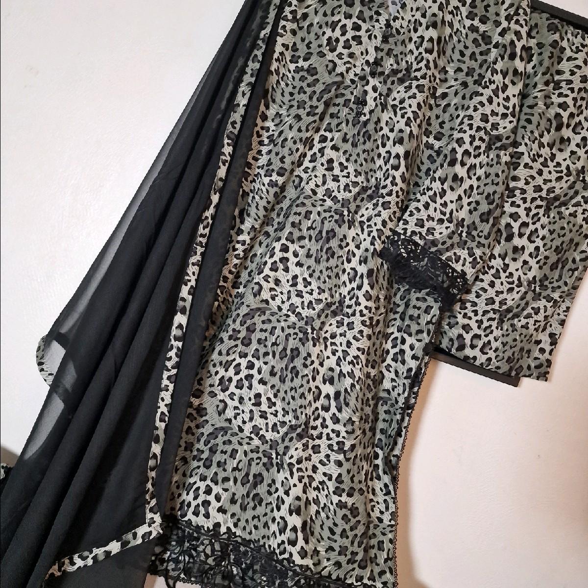 Uznau embroidered haevy winter linen Pakistani trouser kameez Clothing Traditional leopard print