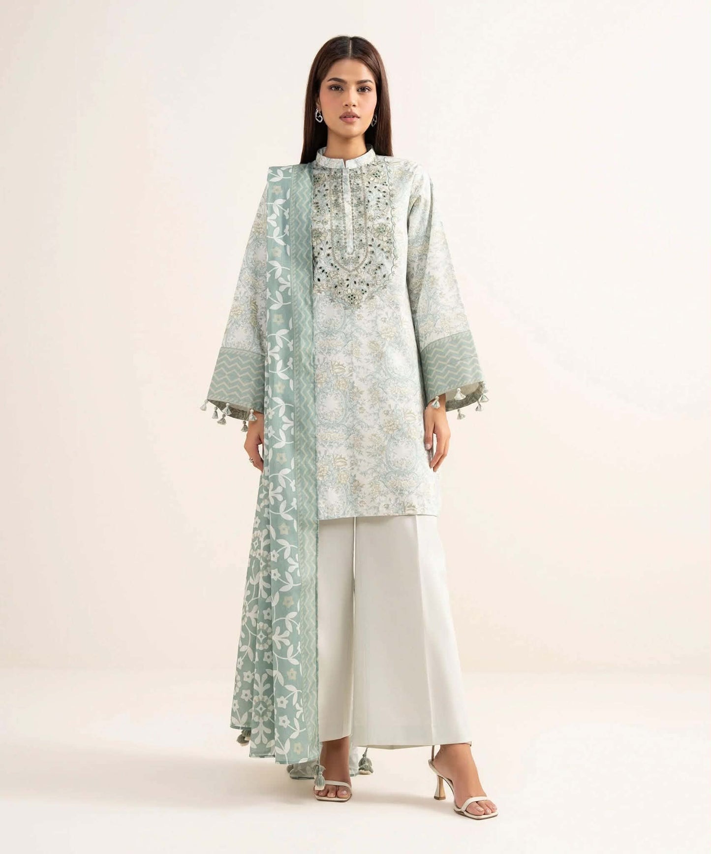 Sapphire Embroidered Lawn Three Piece Suit SP-LWN-GR017