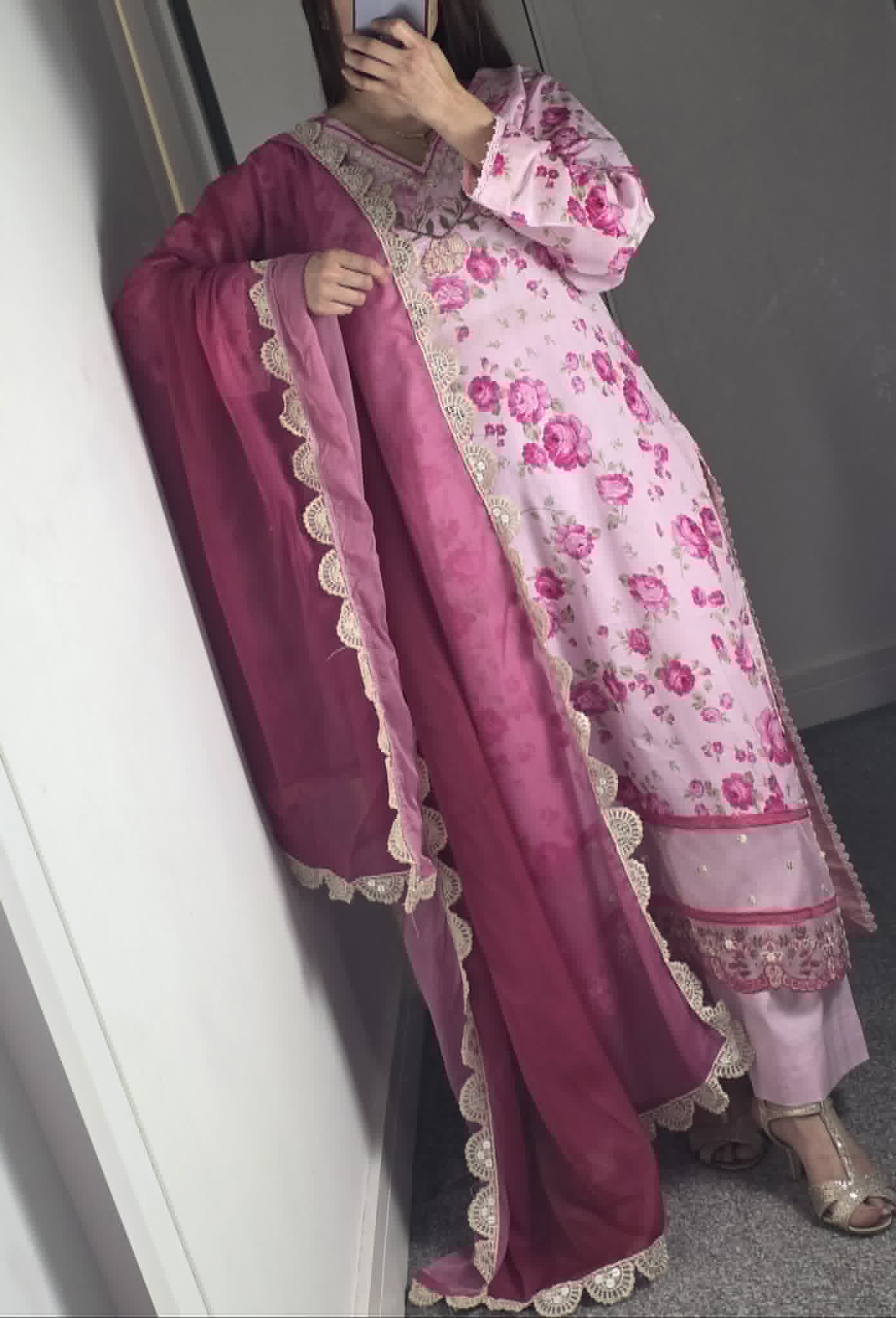 Uznau Embroidered Lawn With Silk Dupatta UZ-LWN-PNK017