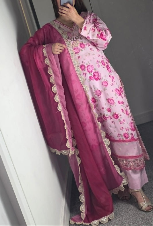 Uznau Embroidered Lawn With Silk Dupatta UZ-LWN-PNK017